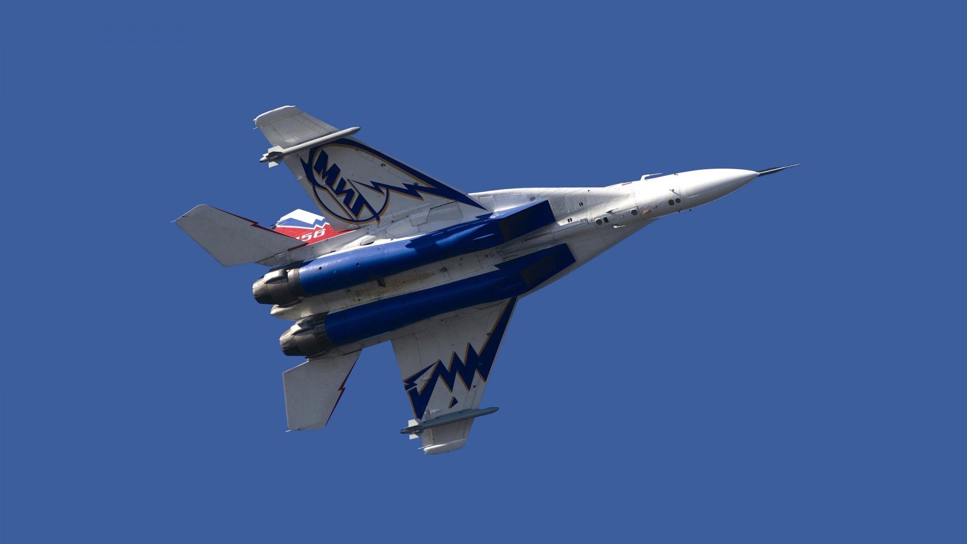 开云体育-欧洲杯战术创新：多变阵型引领足球新潮！，2021年欧洲杯各球队打法实力分析